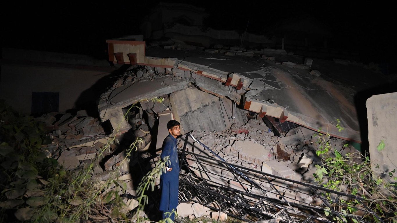 В Пакистане произошло мощное землетрясение - много погибших