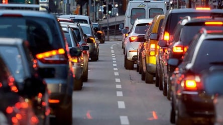 Киев сковали масштабные пробки: какие дороги лучше объехать 7 октября - 285x160