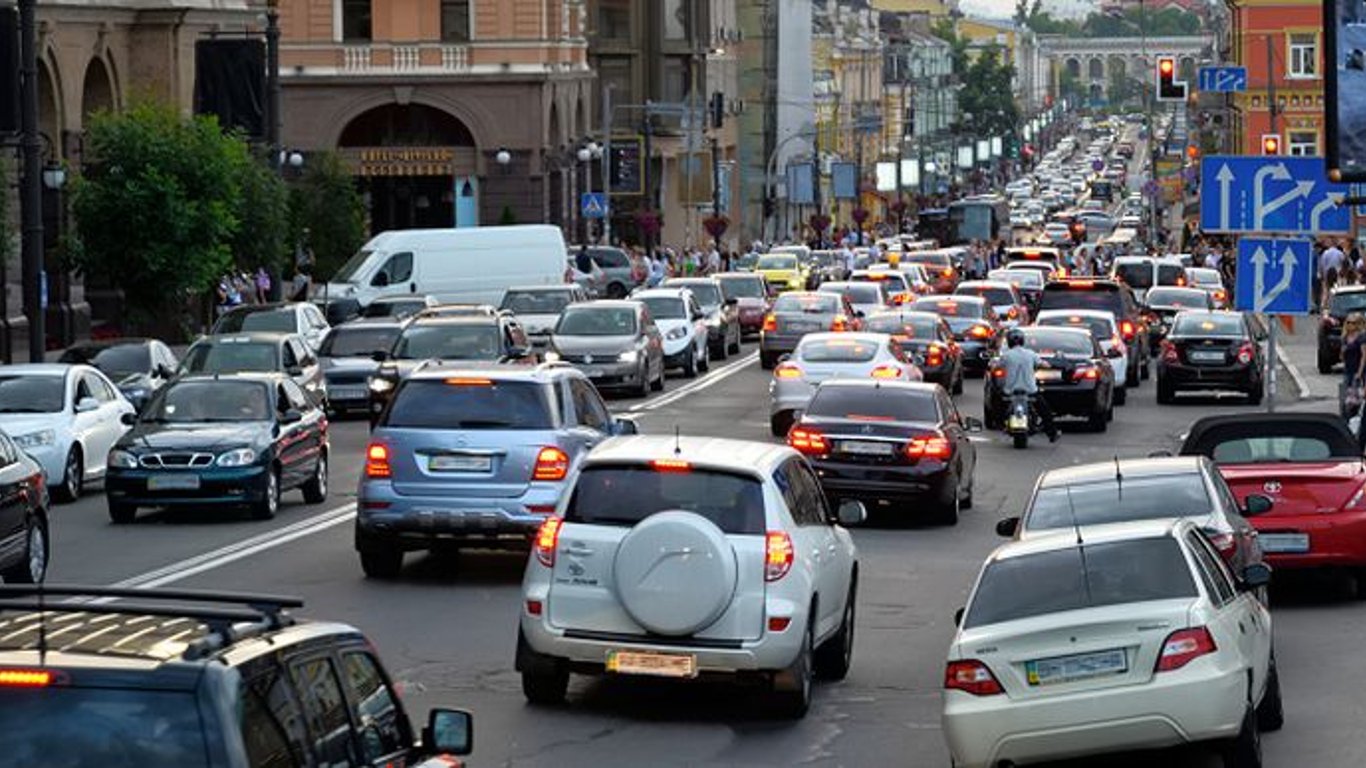 Сколько машин в Киеве - в столице посчитали все авто