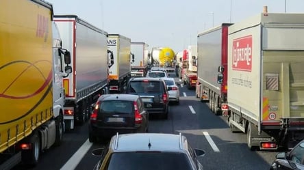 Пробки в Киеве: в столице насчитали тысячи грузовиков в день - 285x160