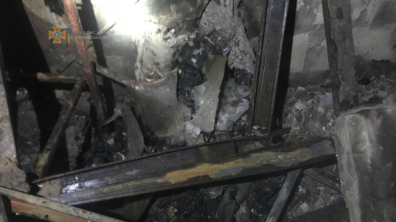 Два человека сгорели заживо во время пожара в Харькове - детали