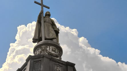 Достать до небес: Топ-10 самых высоких монументов Киева - 285x160