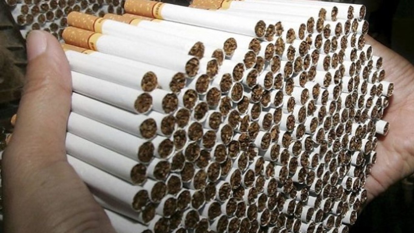 В Одесі чоловік продавав контрабандні цигарки