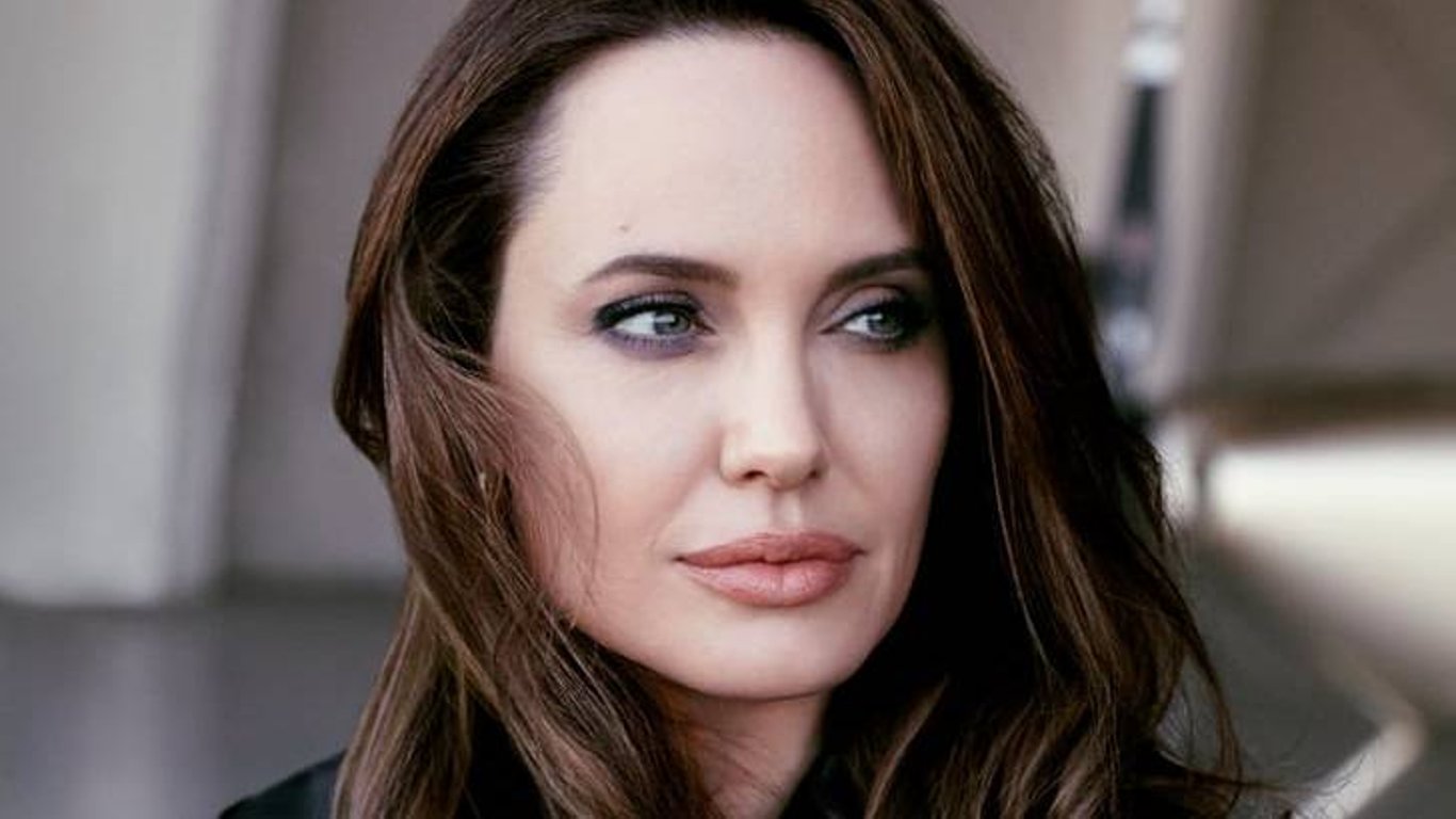 Анджелину Джоли застукали на свидании с экс-мужем: в сеть попали фото