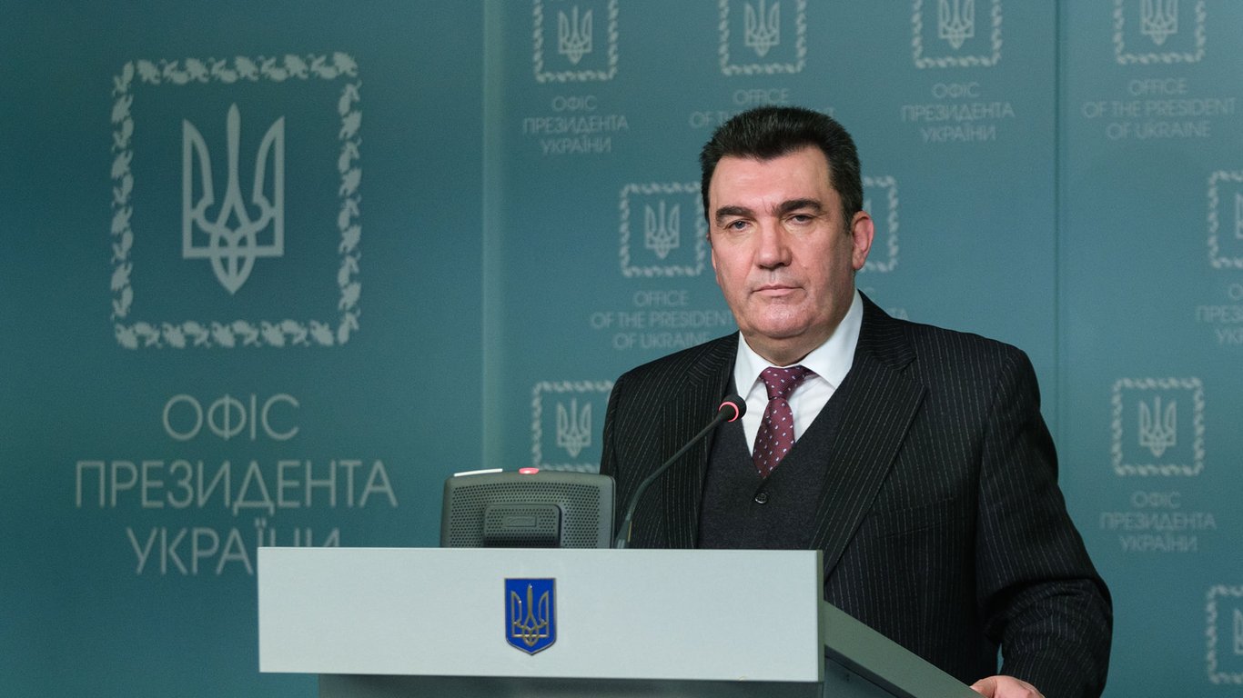 Україна продовжила економічні та інші санкції проти 237 громадян