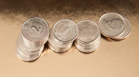 Українці продають старі копійки за десятки тисяч гривень — дві цінні монети - 285x160
