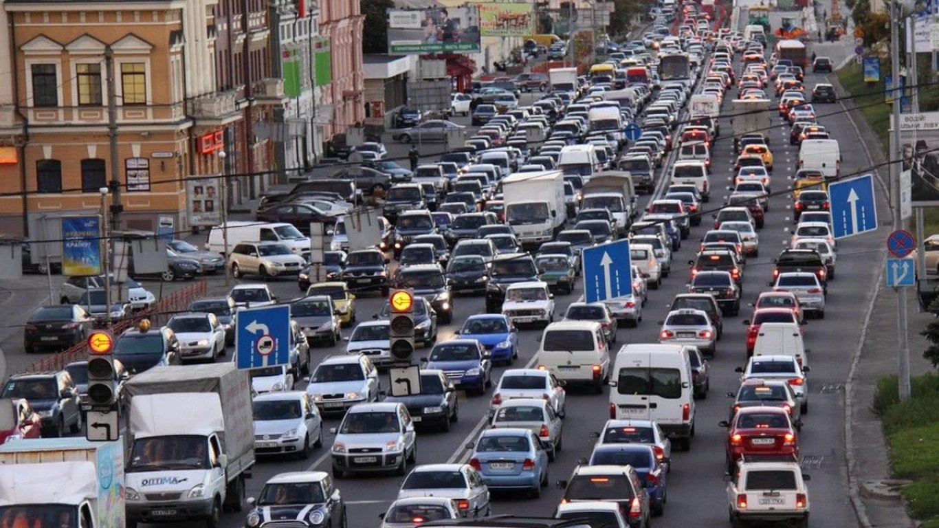 Пробки в Киеве сковали движение на всех главных дорогах - карта