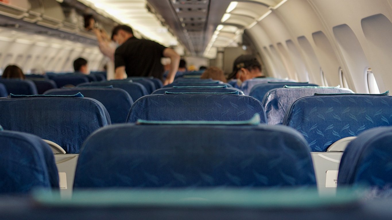 В Египте задержали самолет из-за положительного ПЦР пассажирки