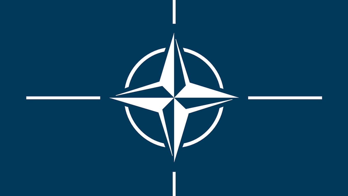 Россия остановила работу своего представительства в НАТО - подробности