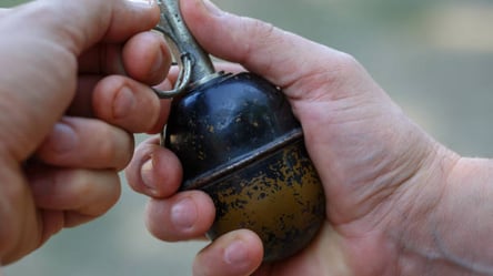 У руках вибухнула бойова граната: на Харківщині чоловік поплатився за необережність - 285x160