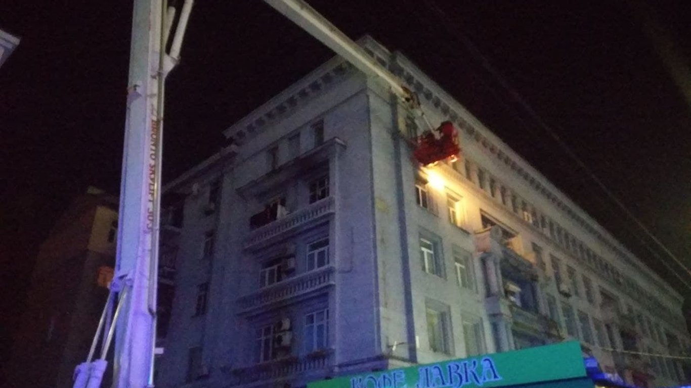 Смертельный пожар в Киеве - многоэтажка горела два часа - фото