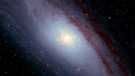 В NASA показали фото из соседней галактики со сверхмассивной черной дырой - 285x160