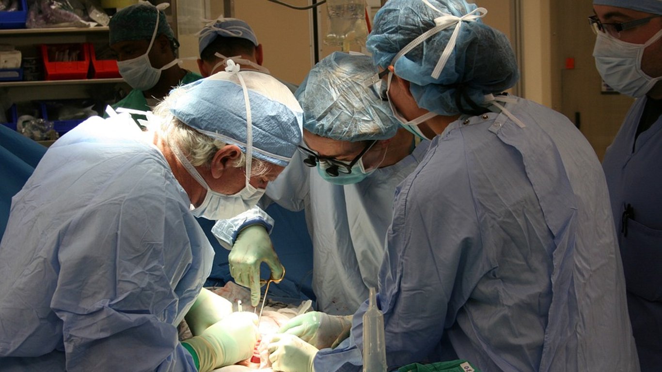 Львовские патрульные помогли врачам-трасплантологов