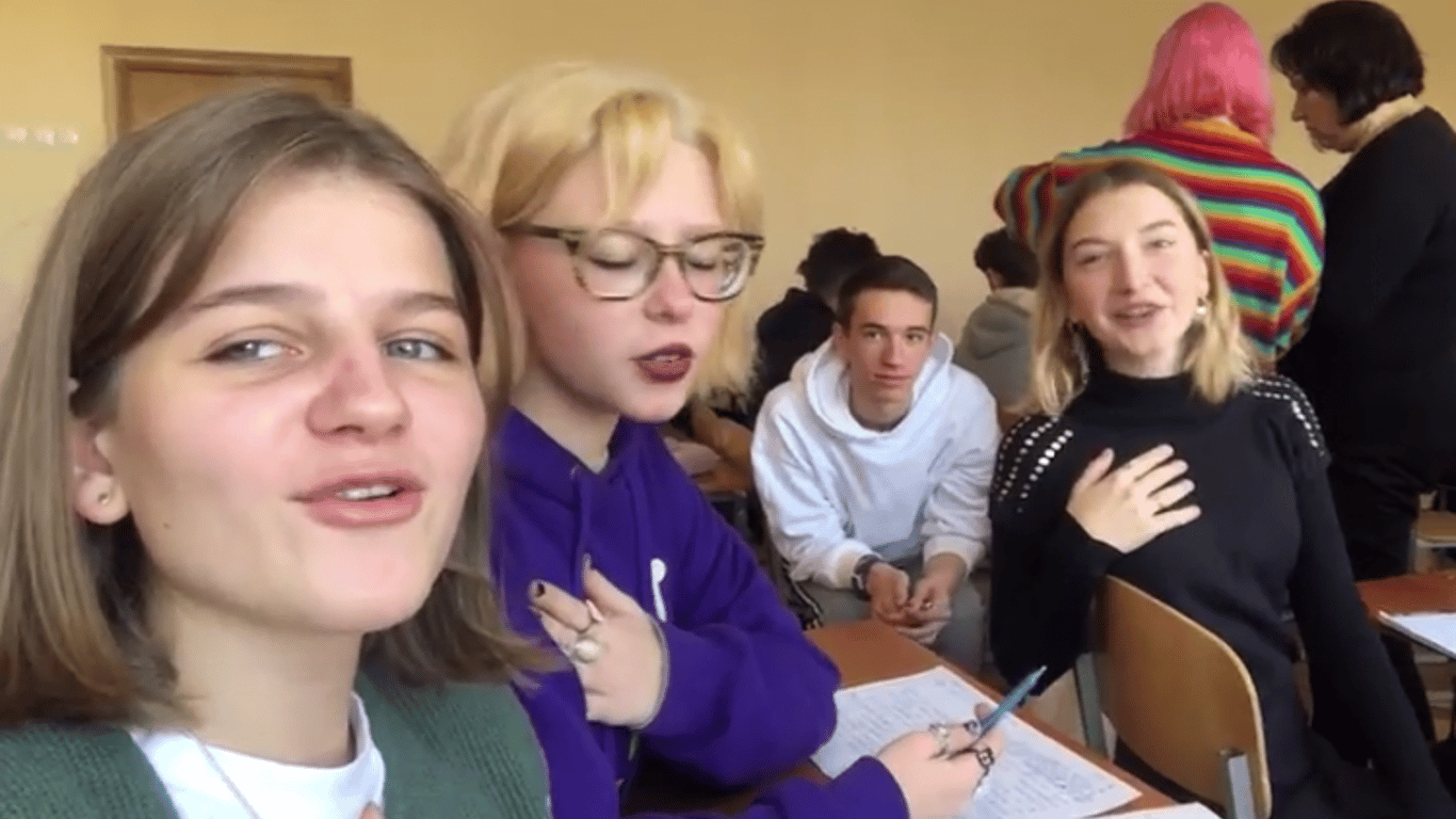 Львівські учні спростували інформацію російських ЗМІ про "тролінг" вчительки