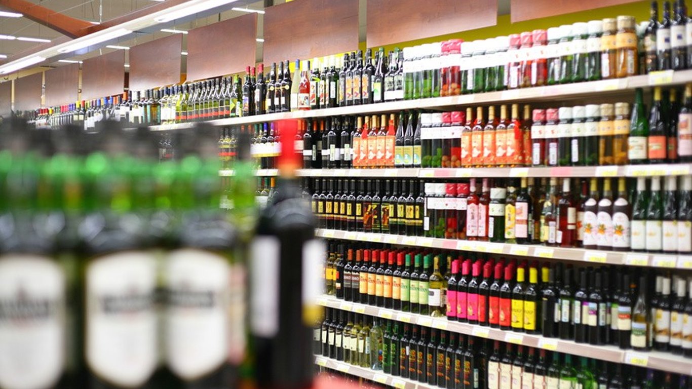 Заборона продажу алкоголю в Києві після 23.00 - що відомо про скасування