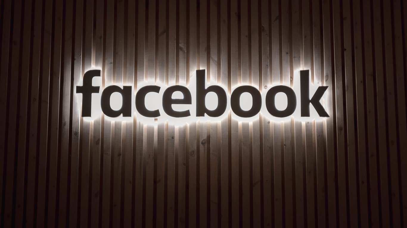 Facebook может изменить название - подробности