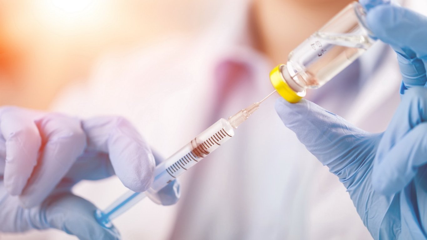 Інститут монокристалів вводить обов'язкову вакцинацію для співробітників