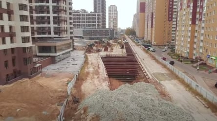 "Відсутність робіт": будівництво метро на Виноградар показали з неба. Відео - 285x160
