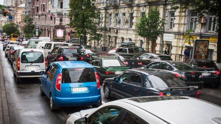 Пробки в Киеве не дают въехать в столицу. Карта - 285x160