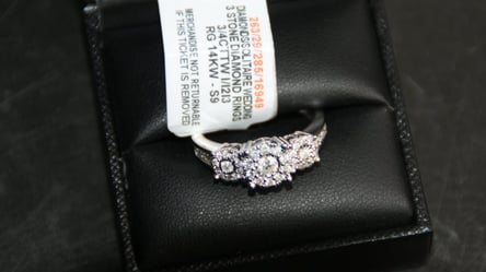 На Львівщині виявили контрабанду діамантів з США. Фото - 285x160
