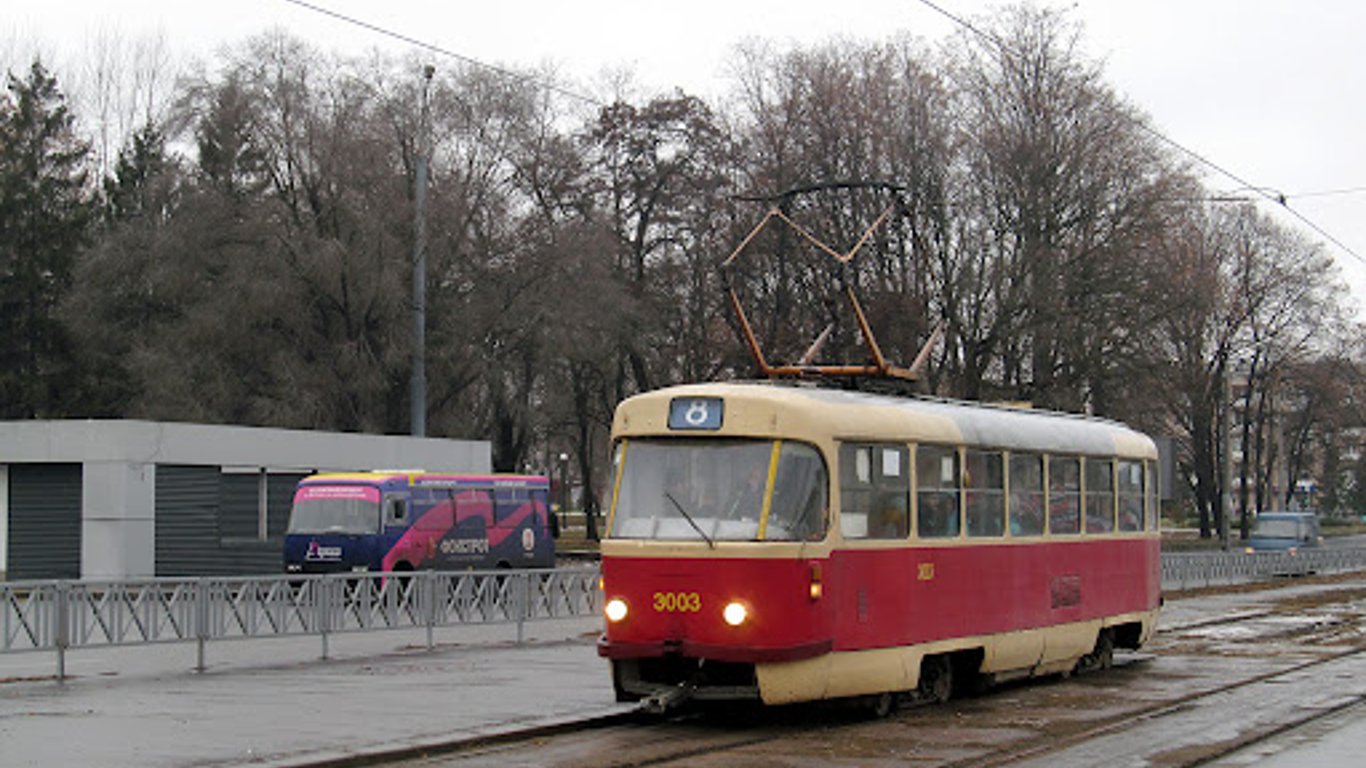 У центрі Харкова аварія двох автомобілів заблокувала рух трамваїв на Московському проспекті