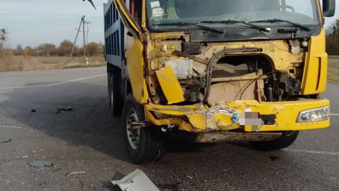 Авария под Киевом - грузовик влетел в автобус