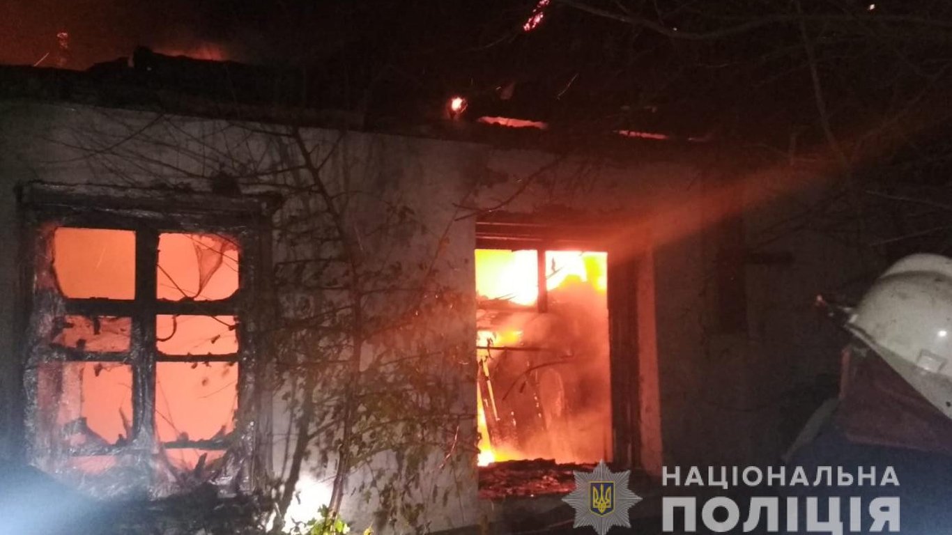 Смерть трех человек в пожаре на Харьковщине - полиция открыла уголовное производство.