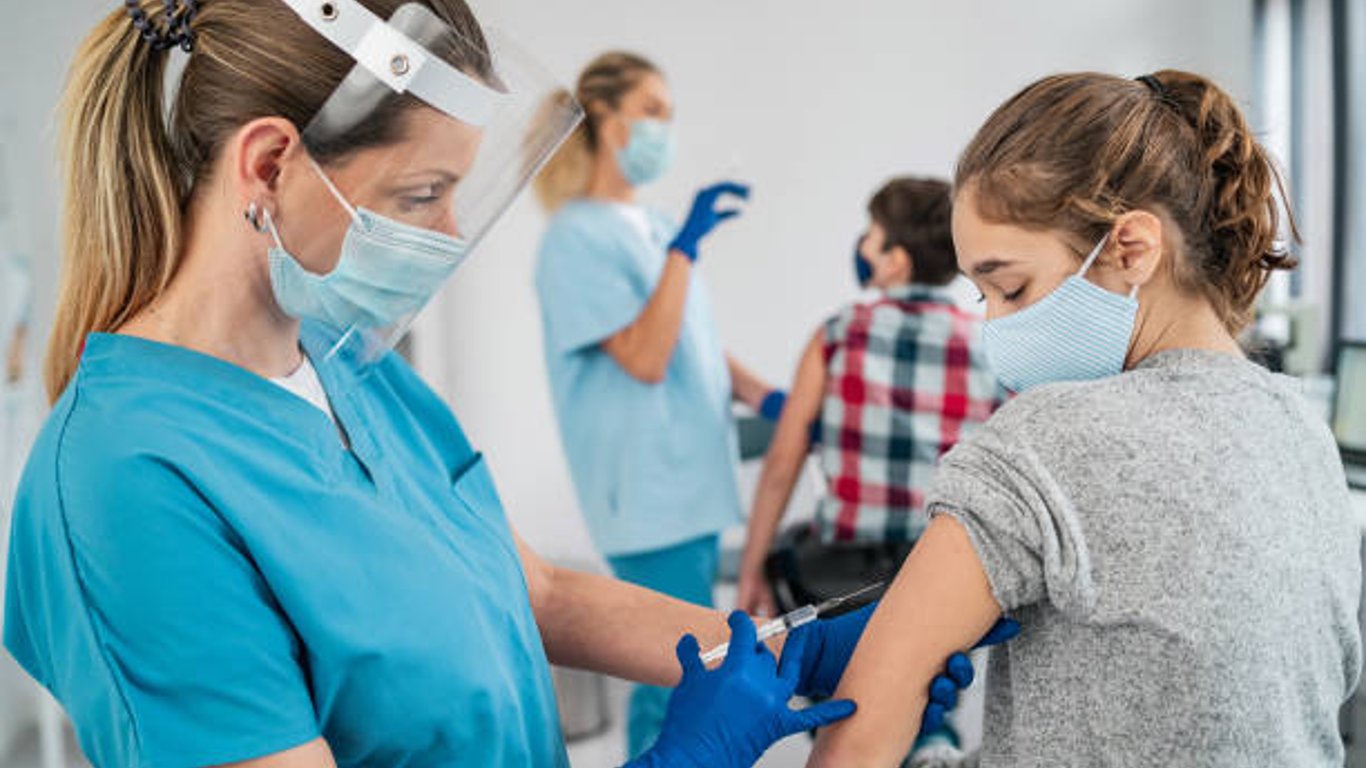 Вакцинація дітей у Харкові – у міськраді поки не знають, коли розпочнеться