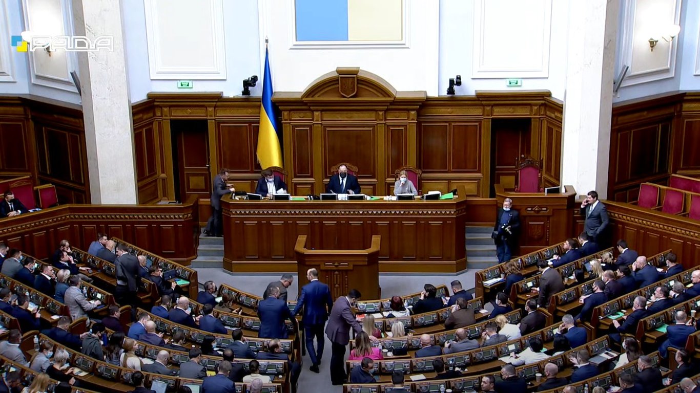 Зарплаты депутатов – украинцев спросили, сколько получают народные избранники