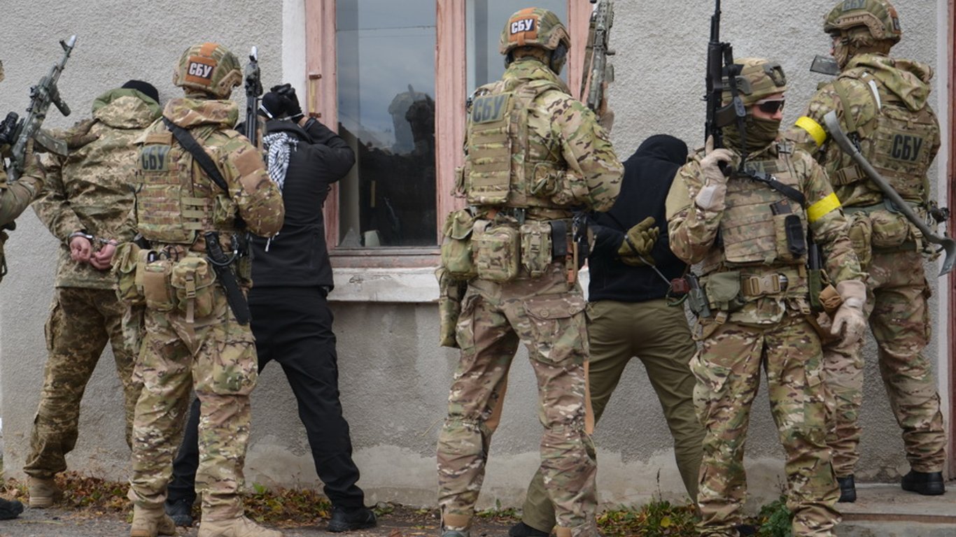 В Харькове задержали участников банды, торговавшей оружием