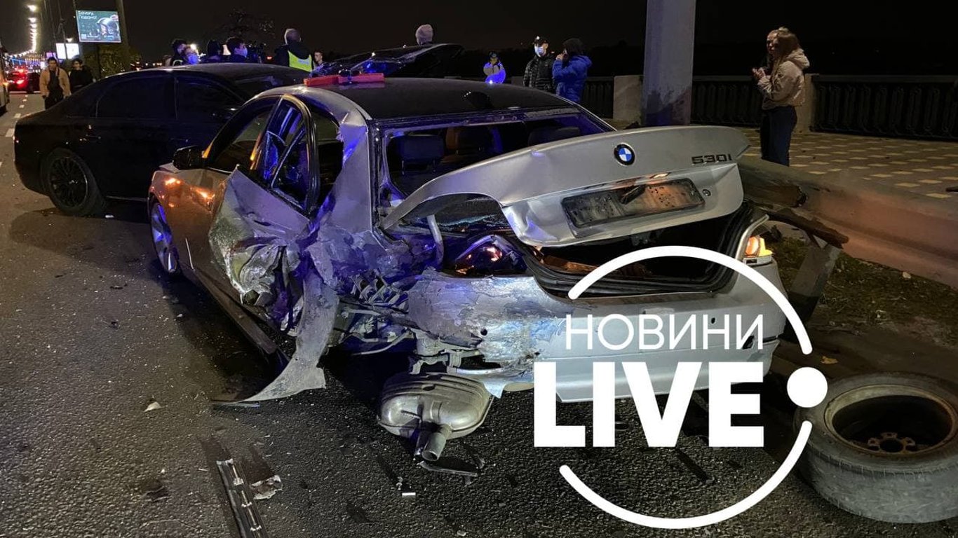 ДТП в Киеве – масштабная авария на Набережном шоссе - фото