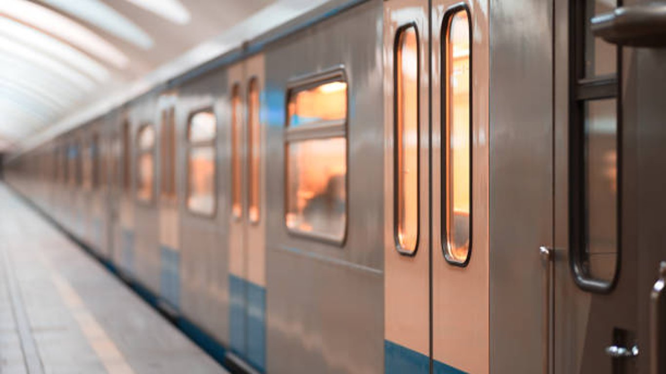 Заборона транспортного руху – у Харкові 1 листопада зачинять дві станції метро