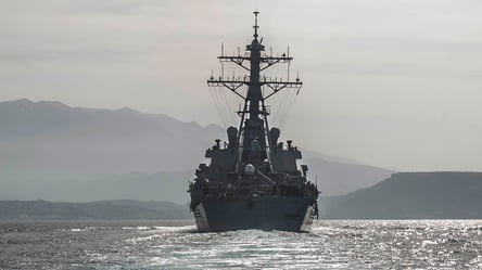 Россия начала следить за эсминцем США в Черном море: что известно - 285x160