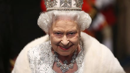 Королева Великої Британії провела ніч у лікарні: у якому вона стані - 285x160