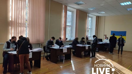 Выборы мэра Харькова: на участки приходят люди, которых внесли в списки для голосования дома - Опора - 285x160