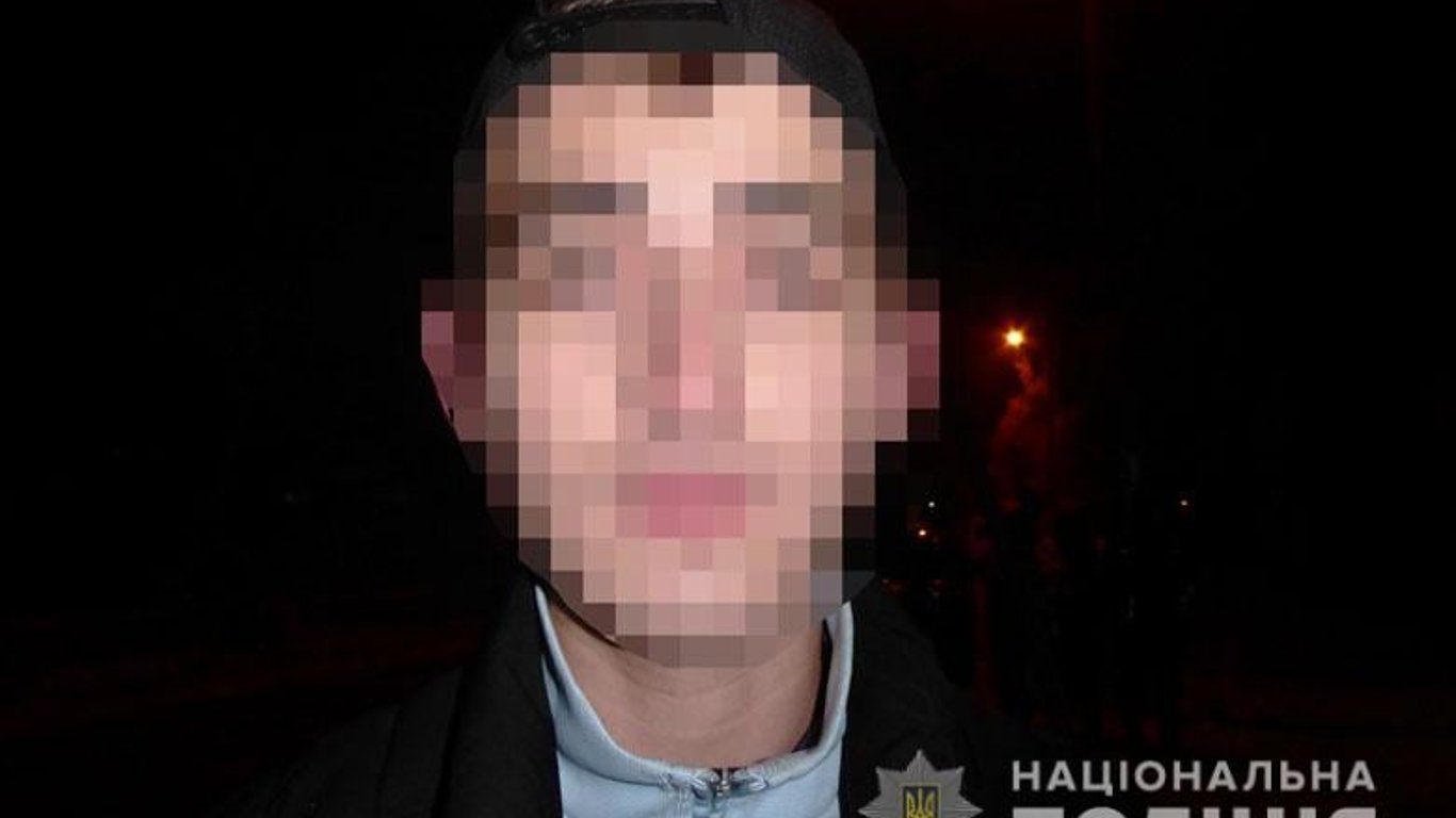 Ограбление в Киеве - киевлянин похитил у прохожего телефон