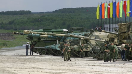 Опубліковані фото військ і техніки Росії на кордоні з Україною - 285x160