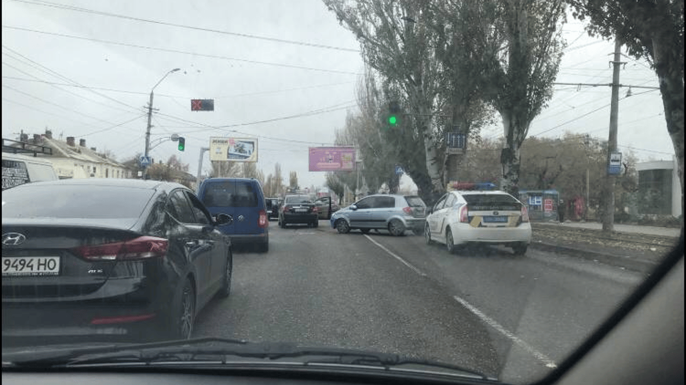 В Одесі ДТП спровокувала величезний затор до Лузанівки - фото