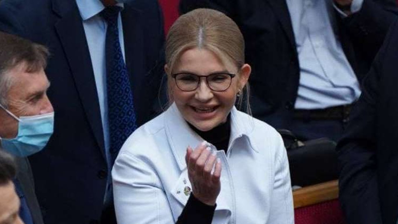 Юлия Тимошенко показала похудевшую фигуру в эффектном костюме - фото из Рады