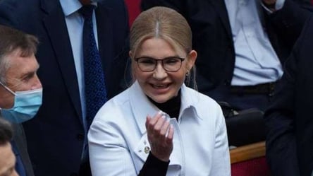 Похудевшая Тимошенко подчеркнула фигуру белоснежным костюмом: эффектный образ в Раде - 285x160