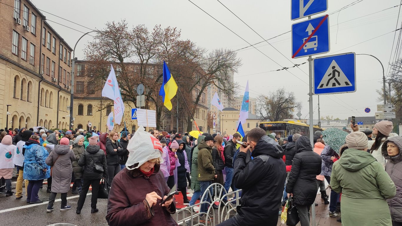 Марш антивакцинаторов в Киеве - на акции заметили пророссийских провокаторов
