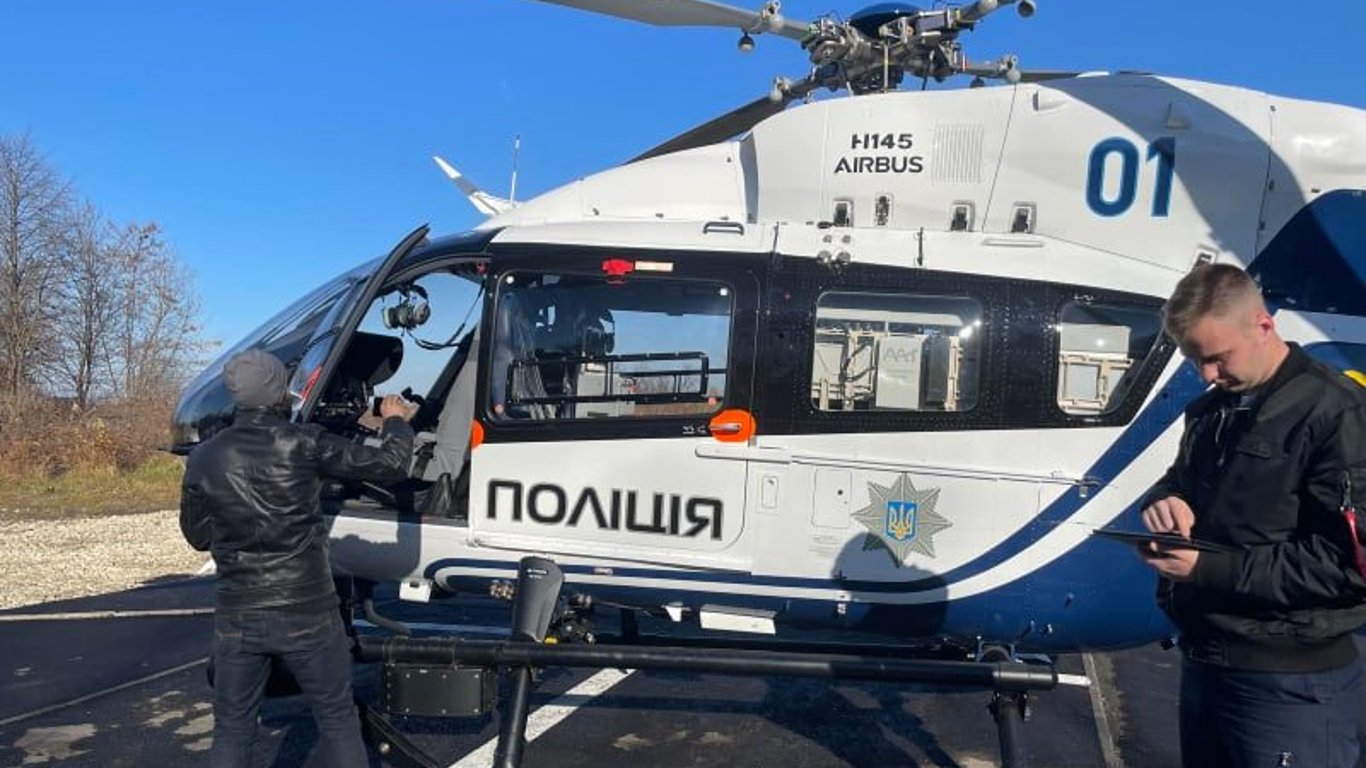 Во Львовской области женщину с тромбозом доставили вертолетом