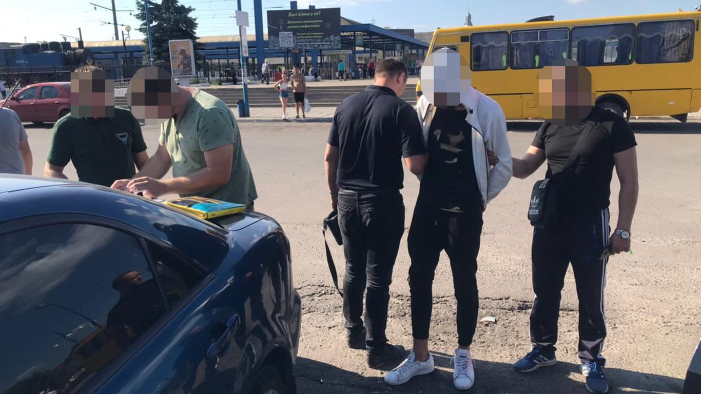 На Львовщине задержан злоумышленник, пытавшийся убить водителя такси - подробности