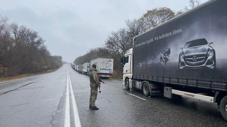 РФ блокує рух: понад 200 автомобілів не можуть проїхати через кордон на Харківщині - 285x160