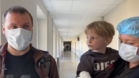 "Пальчик звисав фактично на краю шкіри": львівські медики врятували руку трирічному хлопчику. Відео - 285x160