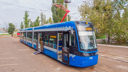У Києві зупинився рух кількох трамвайних маршрутів: причина - 285x160
