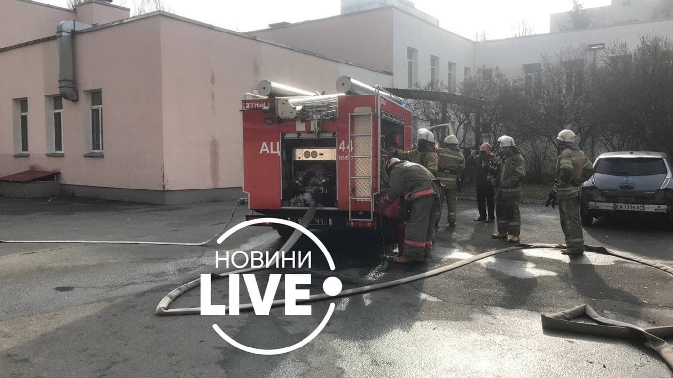 Пожар в Киеве - на Теремках горел детский сад - фото
