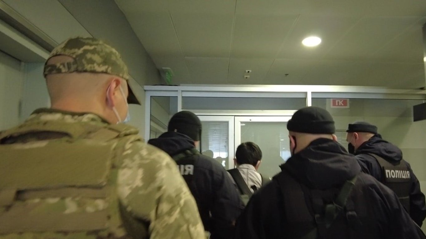 Аеропорт Бориспіль - затримали громадянина Китаю - Інтерпол