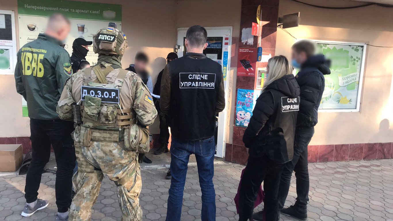 Інцидент на кордоні Одеської області — поліцейські затримали чоловіка під час спроби дати хабар