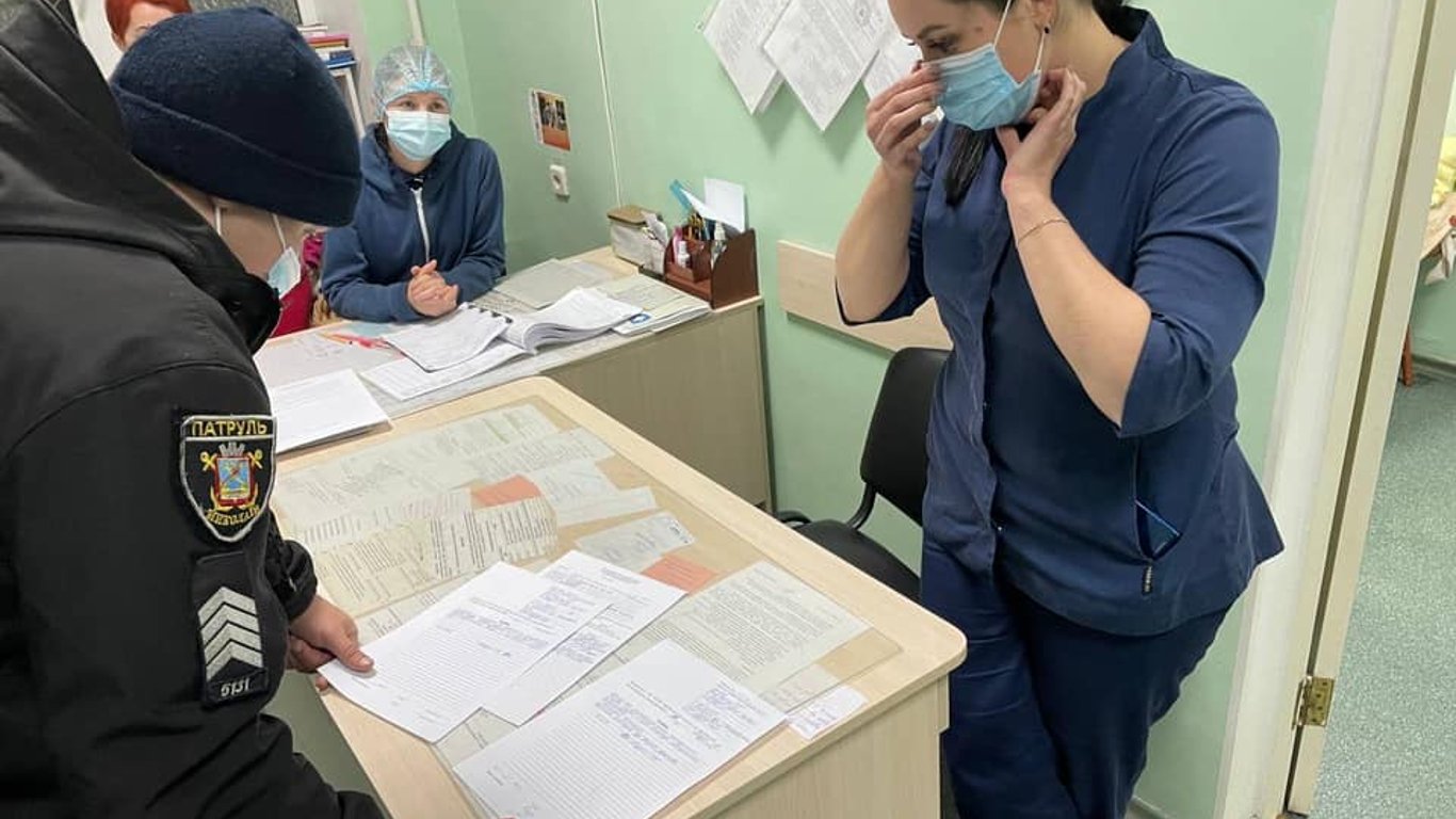 Люди штурмовали больницу Николаева и требовали кислород